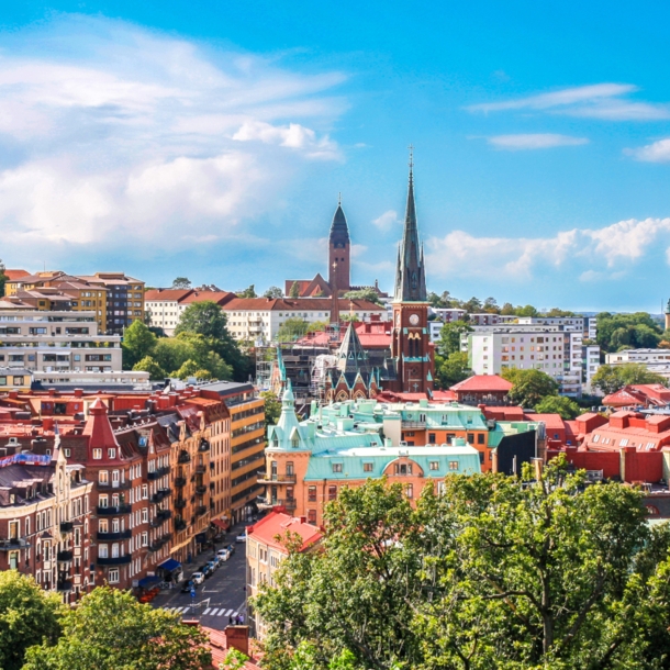 Panoramablick vom Skansen Kronan Ausblick über Häuser und Kirchen in Göteborg.