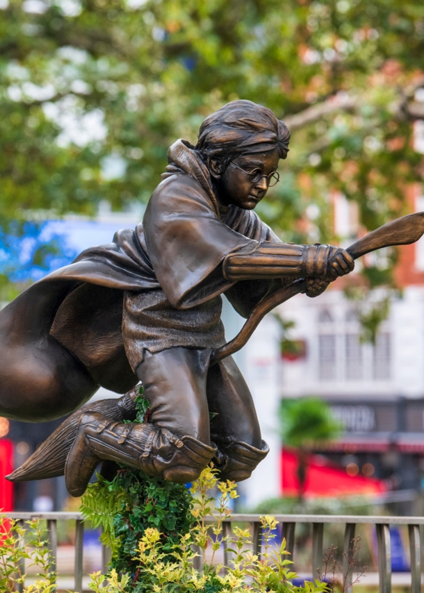 Statue von Harry Potter in London