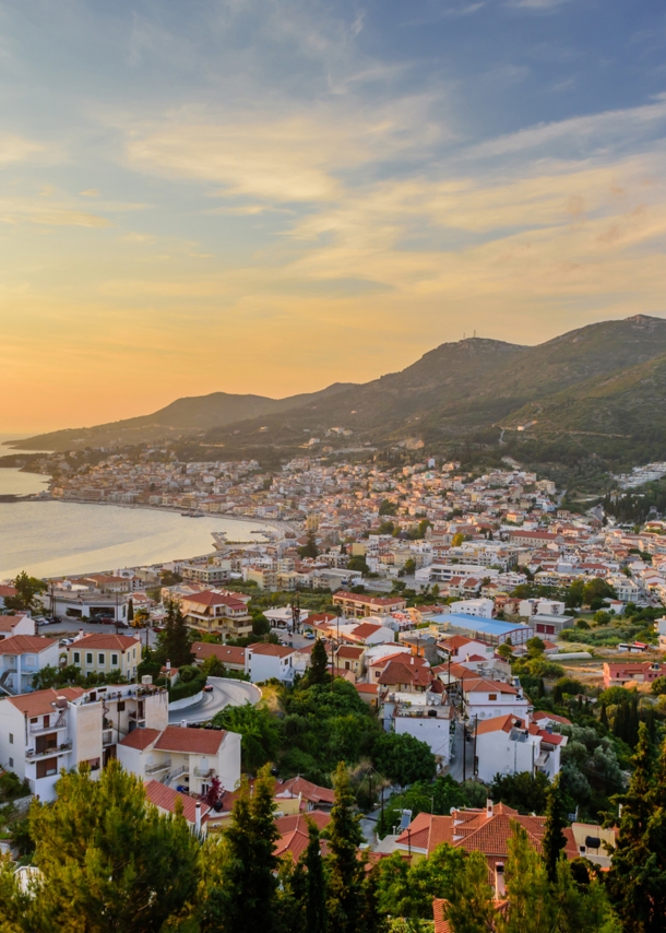 Blick auf Samos bei Sonnenuntergang