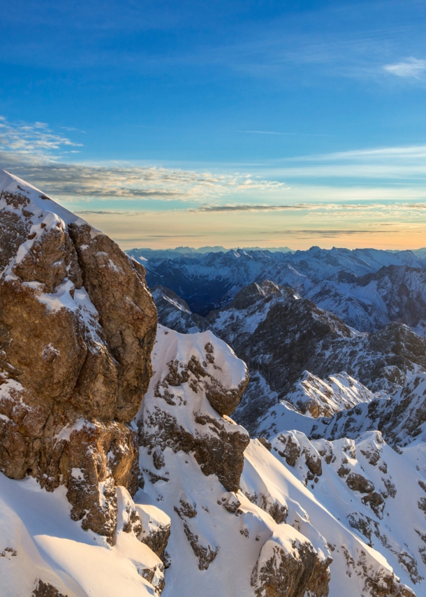 Der anspruchsvolle Aufstieg über den Höllental-Klettersteig auf die Zugspitze belohnt mit einer Top-Aussicht. 